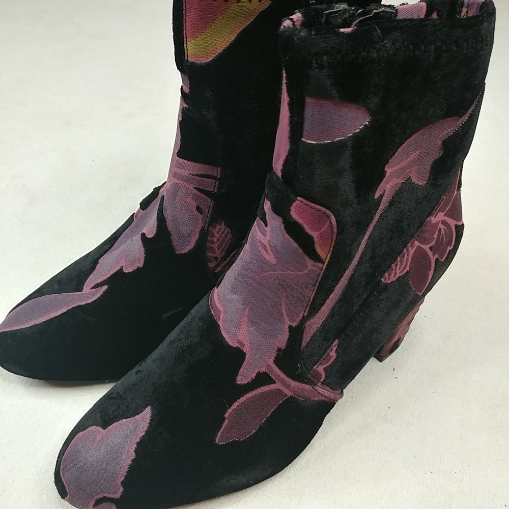 Steve Madden "Emision-V" Women 7M Ankle Boots Blac